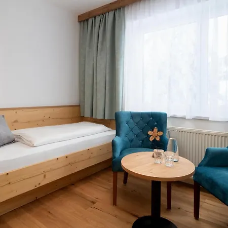 Bergnest Fruehstueckspension 3* 카트슈베르그호헤