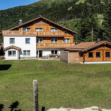 ゲストハウス Bergnest Fruehstueckspension Katschberghöhe